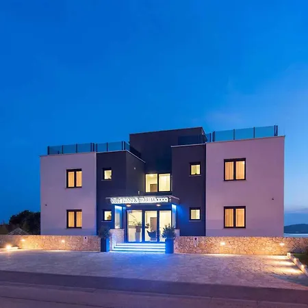 Apartmán In Sv. Filip I Jakov 53581 *